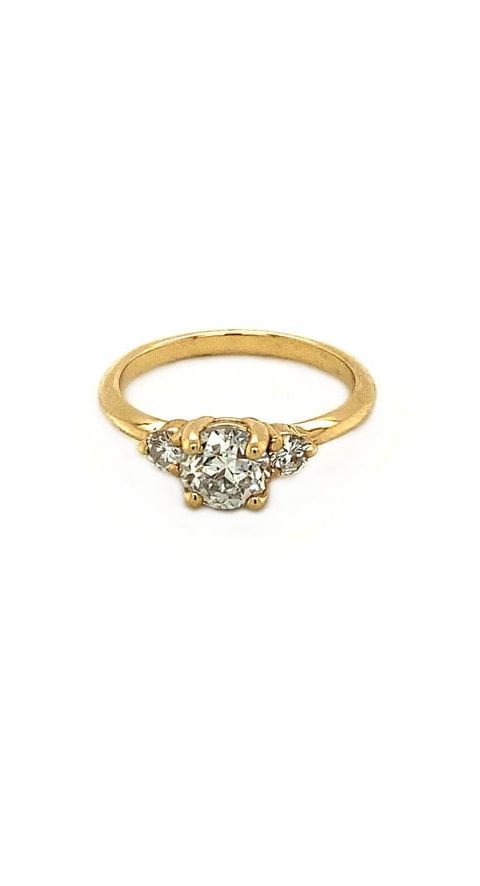 Vintage 14K Gold Ring with Diamond